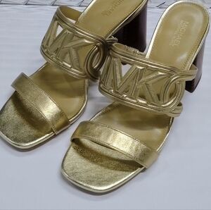 NEW Michael Kors Alma Mid Block Heel Slide Sandal Metallic Gold MK Logo Size 7.5